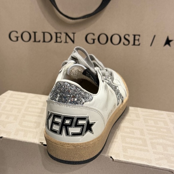NEVER WORN Golden Goose Women's Ball Star in nappa w white star glitter heel tab - Picture 4 of 6